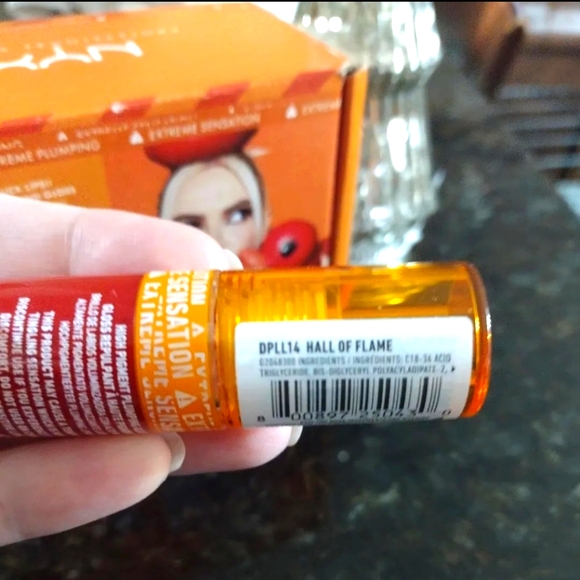 NIB NYX Duck Plump Extreme Sensation plumping gloss -14- Hall of Flame - Picture 6 of 7